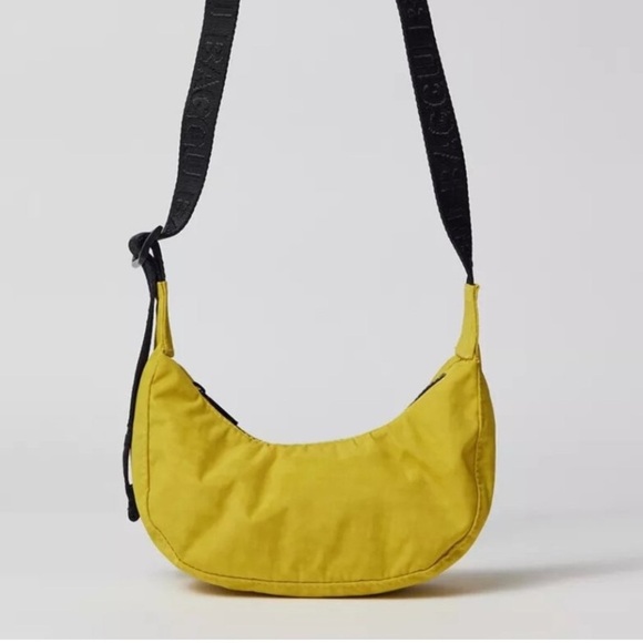 NWT Baggu Mini Crescent Bag Sour Urban Outfitters